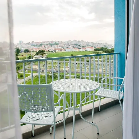 Rafael Apartment