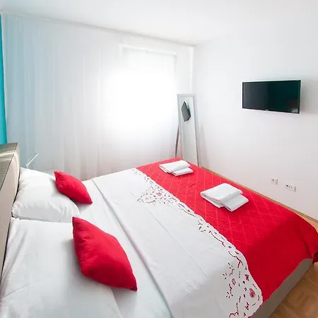 Rafael Apartment